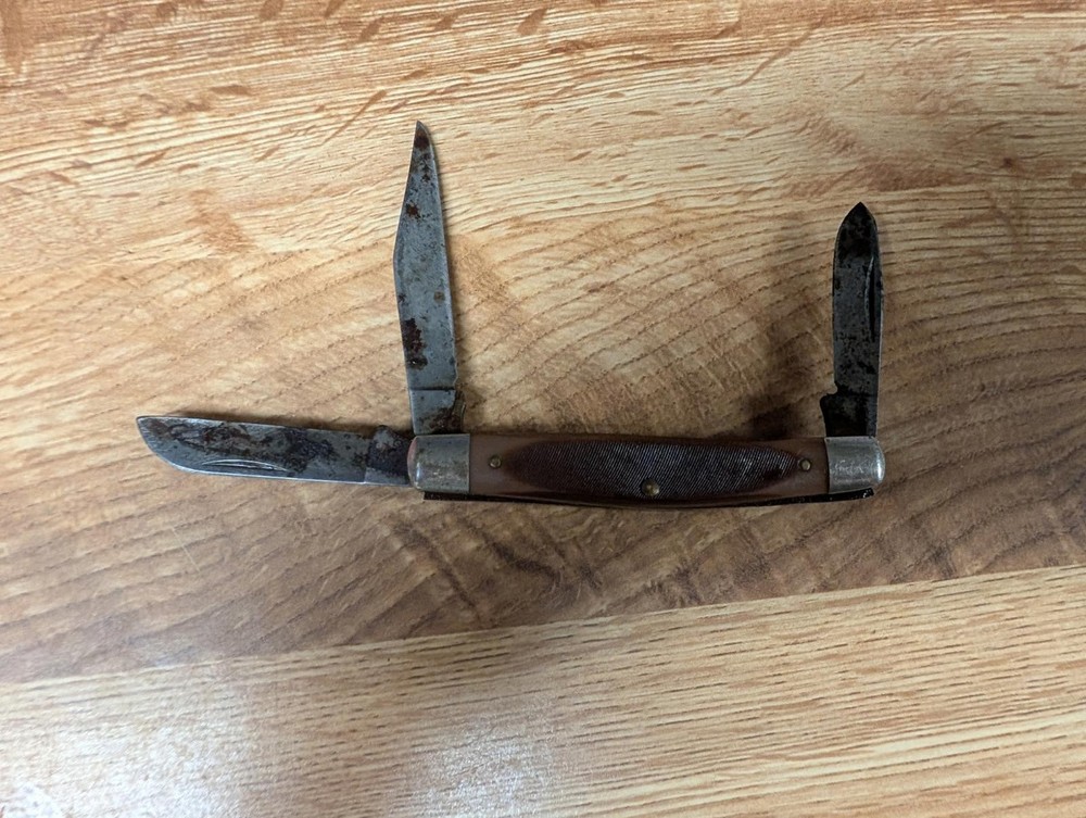 OLD TIMER Folding Pocket Knife with Multiple Blades