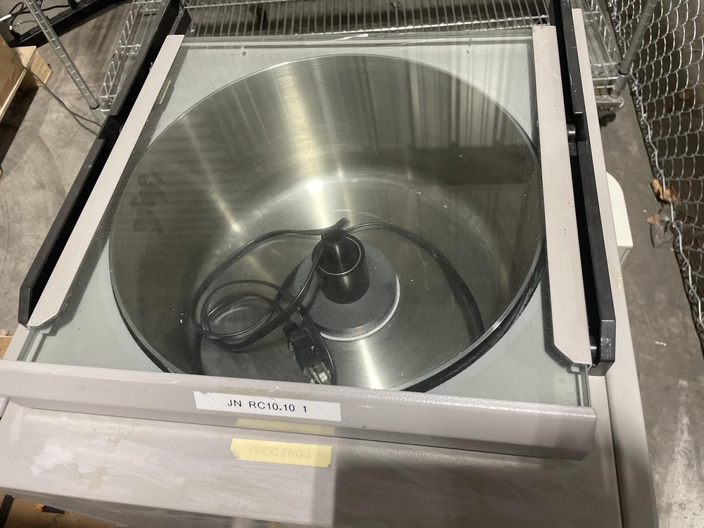JOUAN RC 1010 CENTRIFUGE