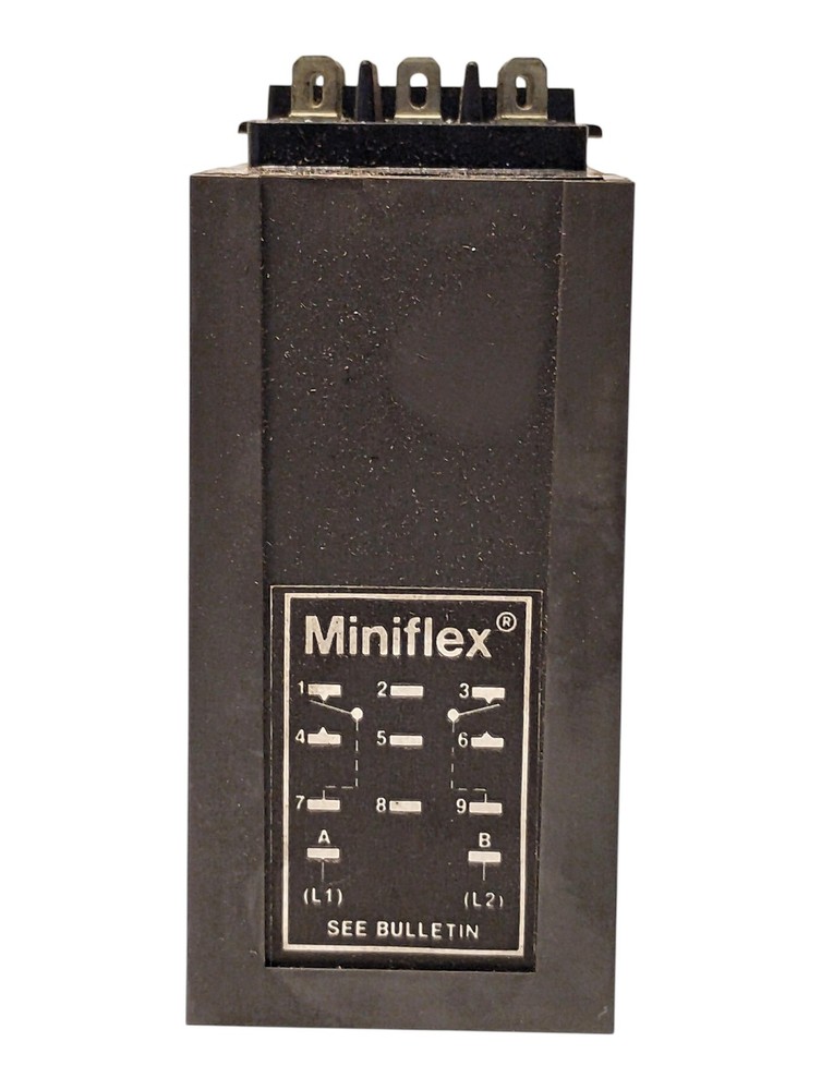 Eagle Signal DZ100A3 120 V AC/DC 10 A 2 Digit Solid State Counter Module