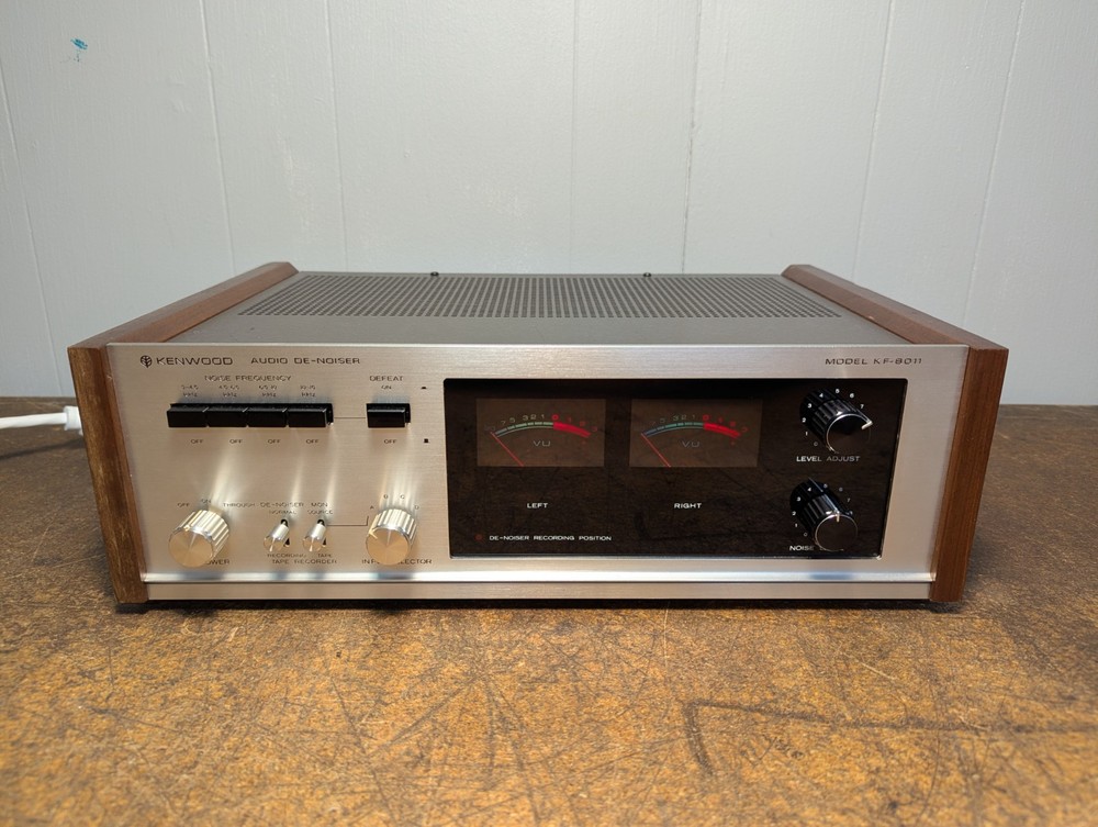 Kenwood KF-8011 Audio De-noiser, Meter unit, Powers on