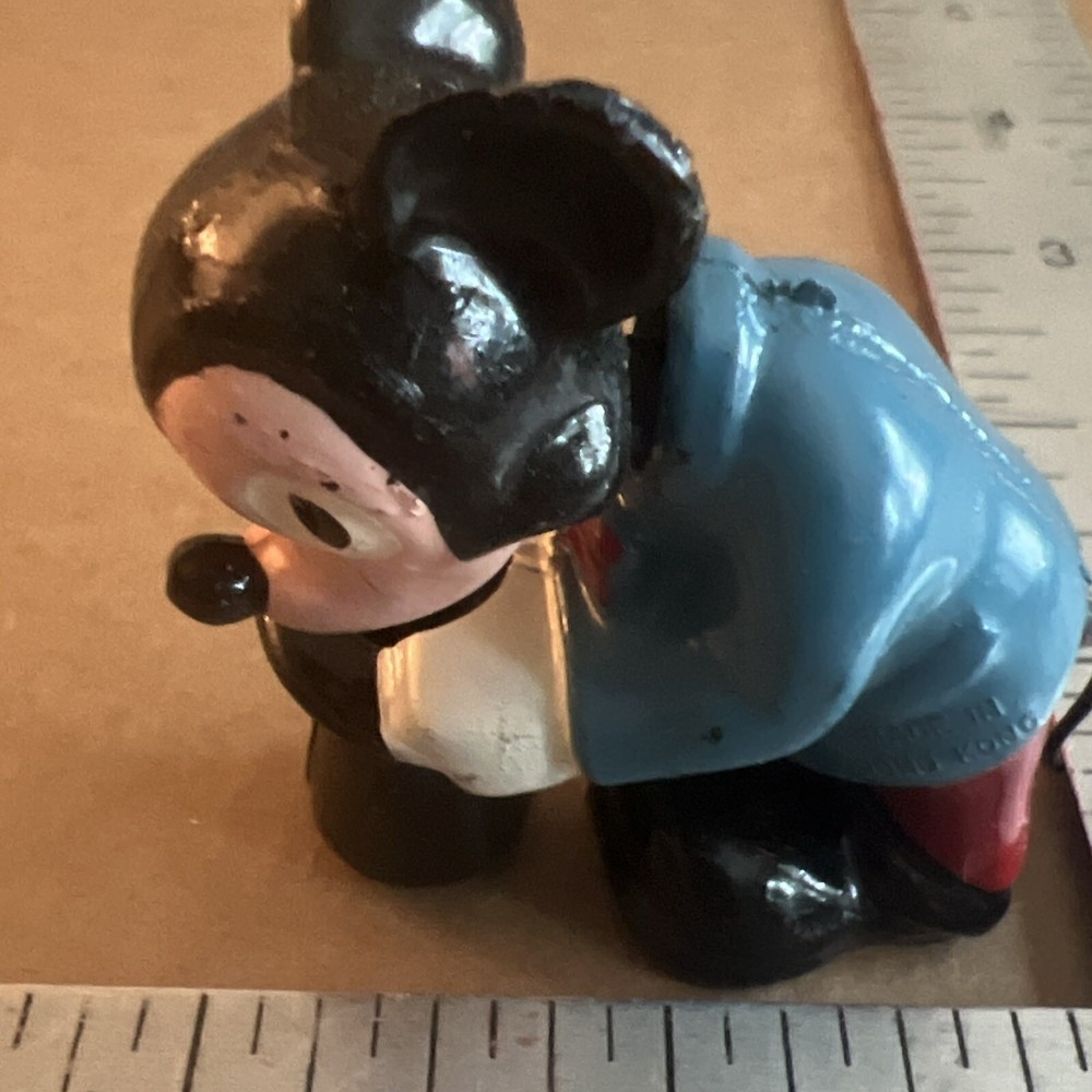Vintage 1950- 60’s Bobble Head Magic / Mickey Mouse holding hat 2in MRB5E Nice!