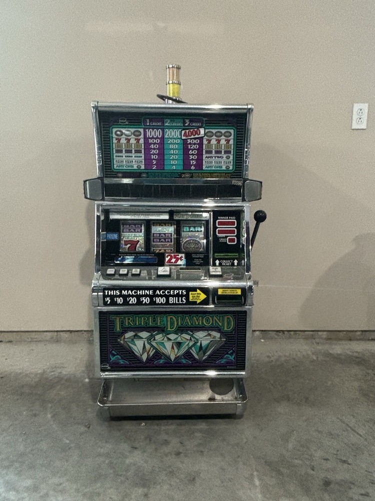 Triple Diamonds Poker Machine