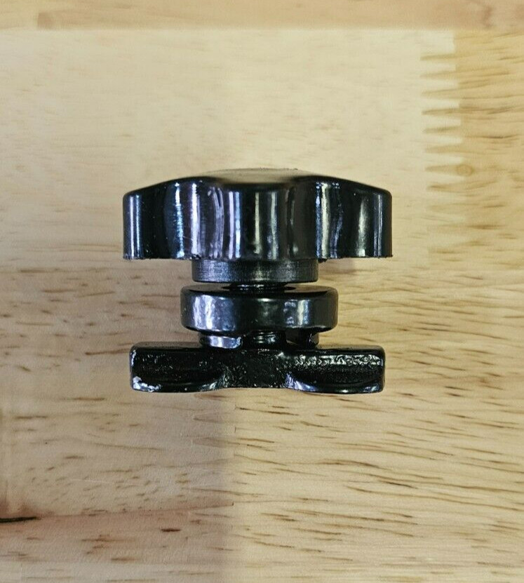 Finally a threaded knob stud for your L-Track! No tools needed! Black version.