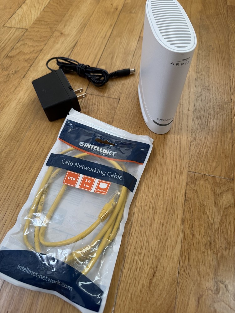 ARRIS SURFboard S34 DOCSIS 3.1 Cable Modem 2.5 Gbps Ethernet White