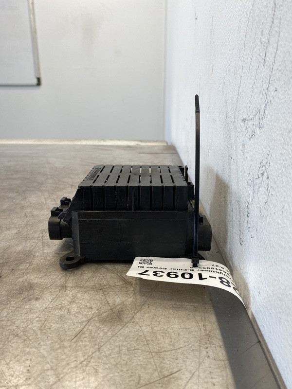 Freightliner Fuse Panel 0641905000 (628-10937)