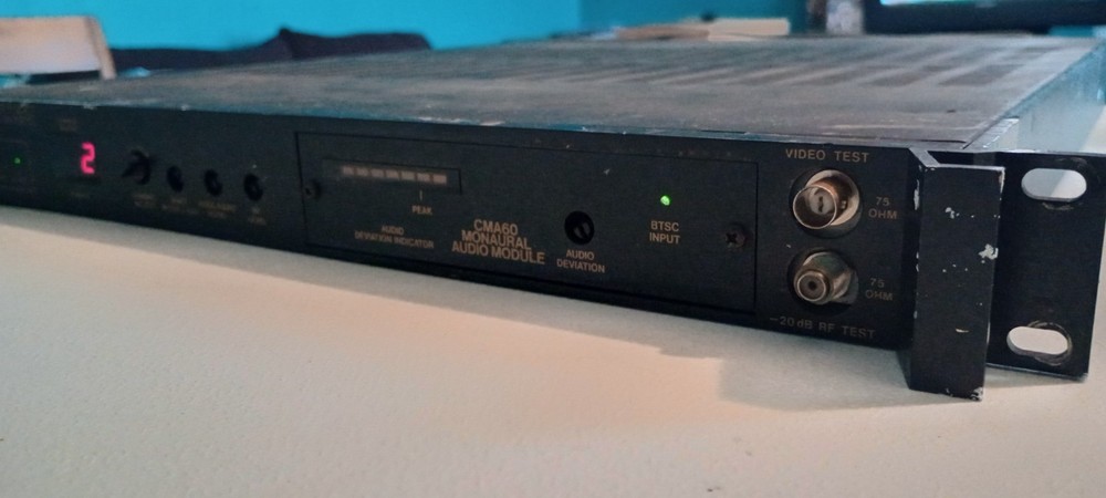 STANDARD TVM550 TV/CATV MODULATOR W CMA60 MONAURAL AUDIO MODULE ~ Powers Up!!!