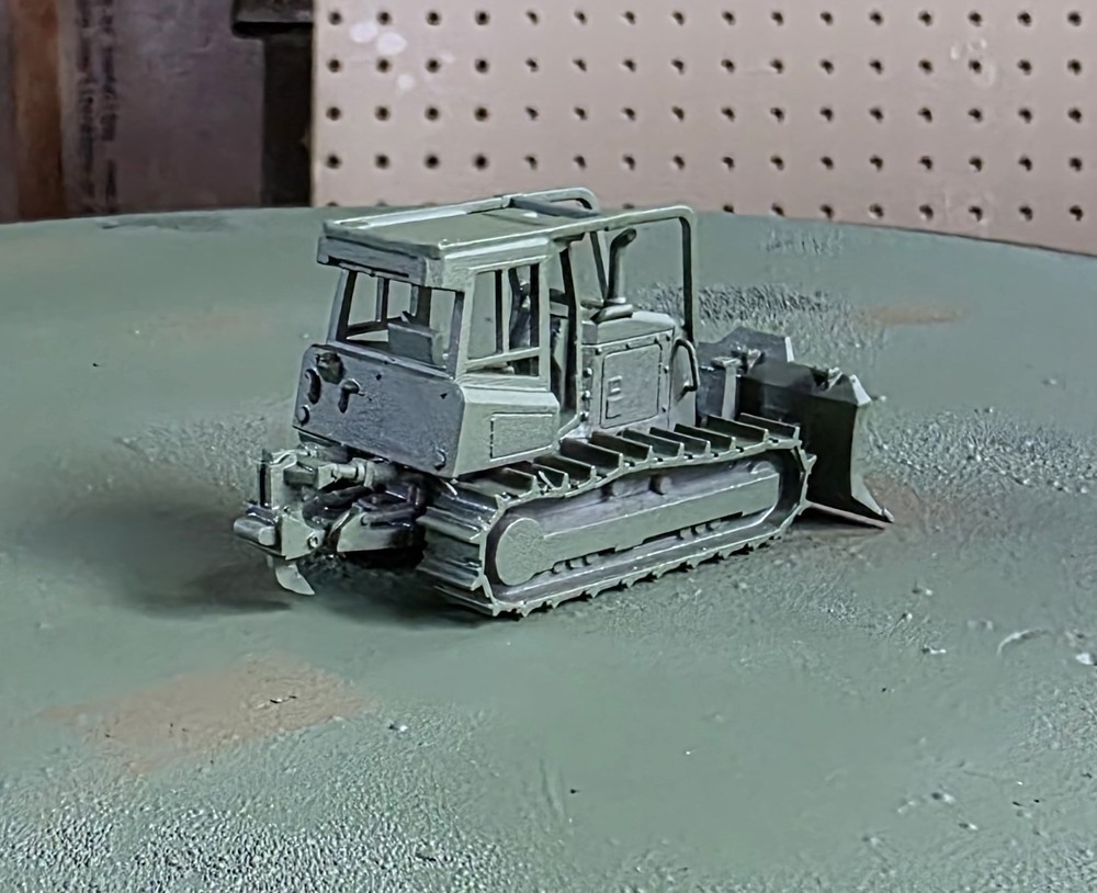 One 1/87 scale Cat D6k bulldozer w/rollover protection system, olive drab!