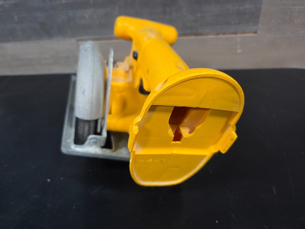 DEWALT CIRCULAR SAW DW936