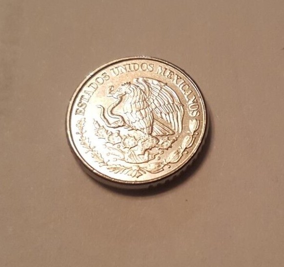 20 Centavos 2015 Mexico Coin Nice!