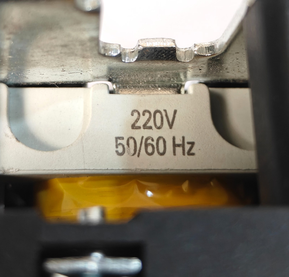 MEXGE SGC1-D5011W CONTACTOR 220V
