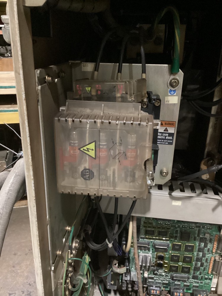 Yasnac XRC UP6 ROBOT SYSTEM Controller, ERCR-UP6-RB10 #401JM
