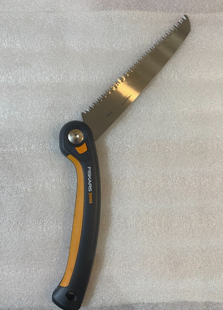Fiskars SW69 Plus Folding Pruning Hand Saw