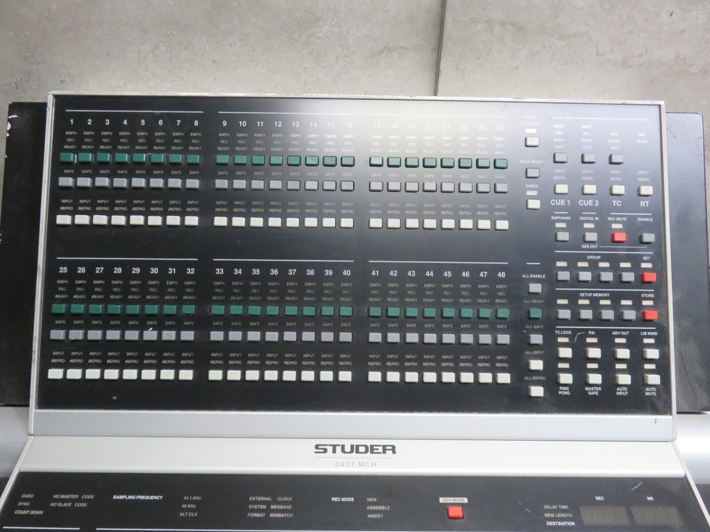 STUDER D 827 MCH and CD PLAYER STUDER D 731