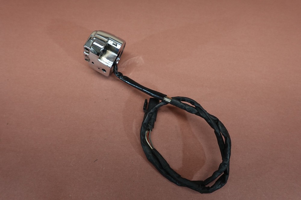 2007-2011 Harley Davidson Road King FLHR Right Control Kill Start Switch