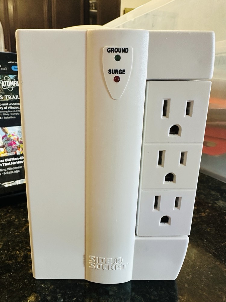 Side Socket SS-2 Wall Socket 6 Outlet Surge Protector w Swivel Sockets Pre-Owned