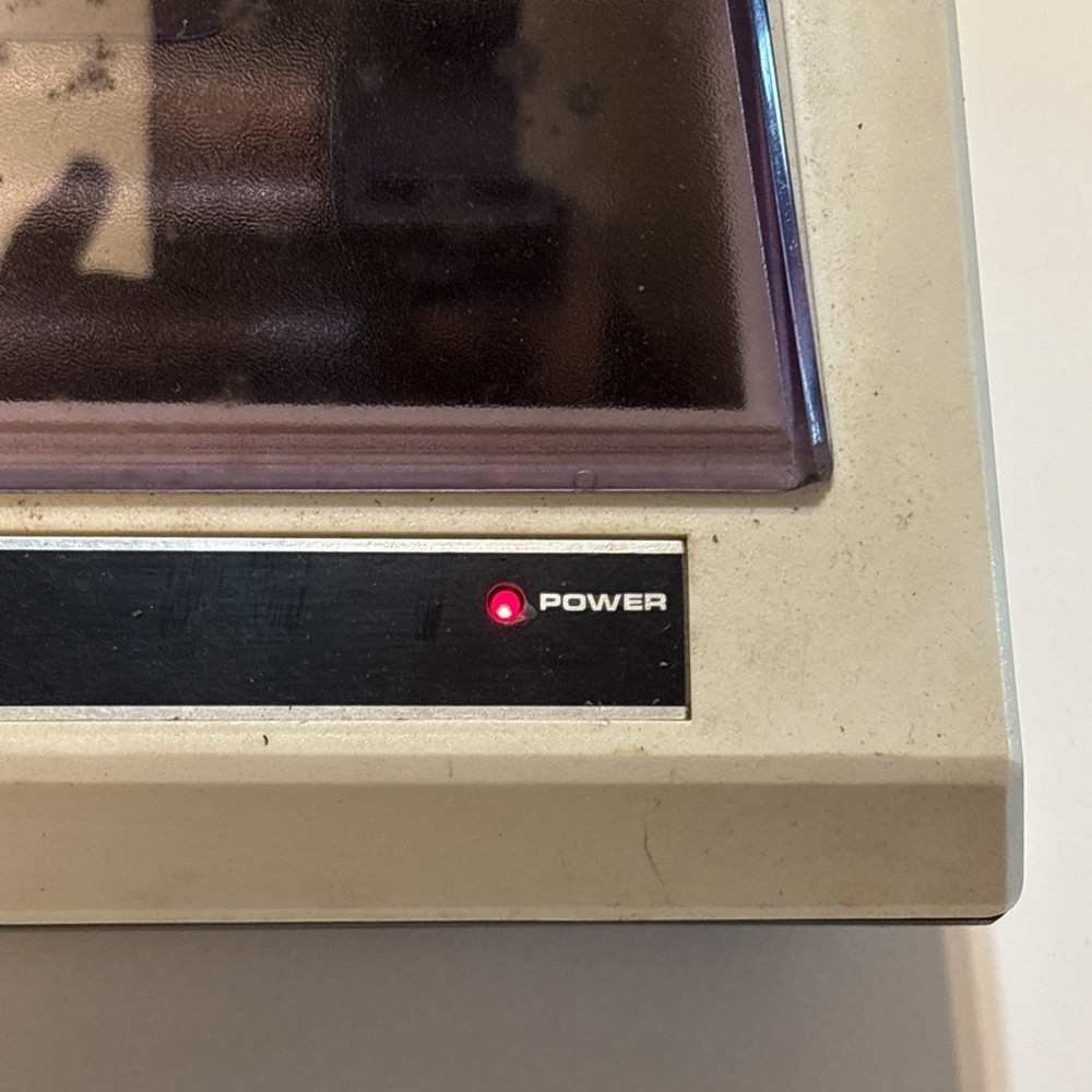 VTG Commodore VIC-1525 Graphic Printer Powers On PREOWNED NO BOX