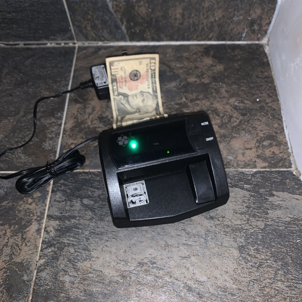 CIS Security Solutions CIS 113 Counterfeit Bill Detector Portable Rechargeable