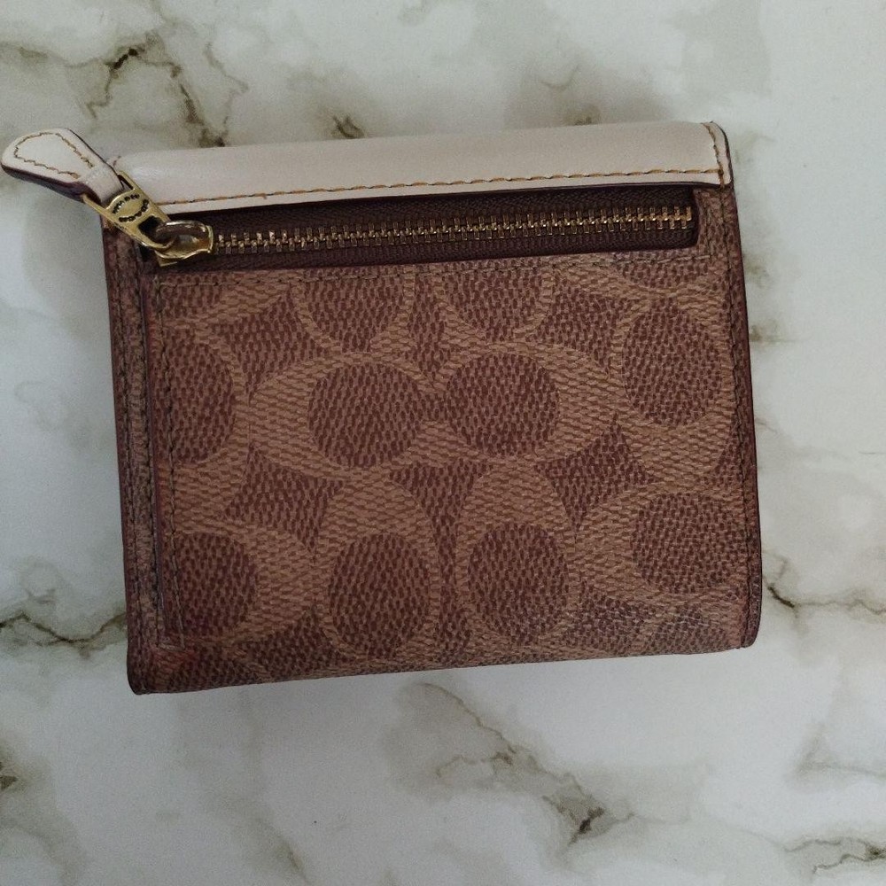 Coach 3-Fold Wallet (Excellent Condition)