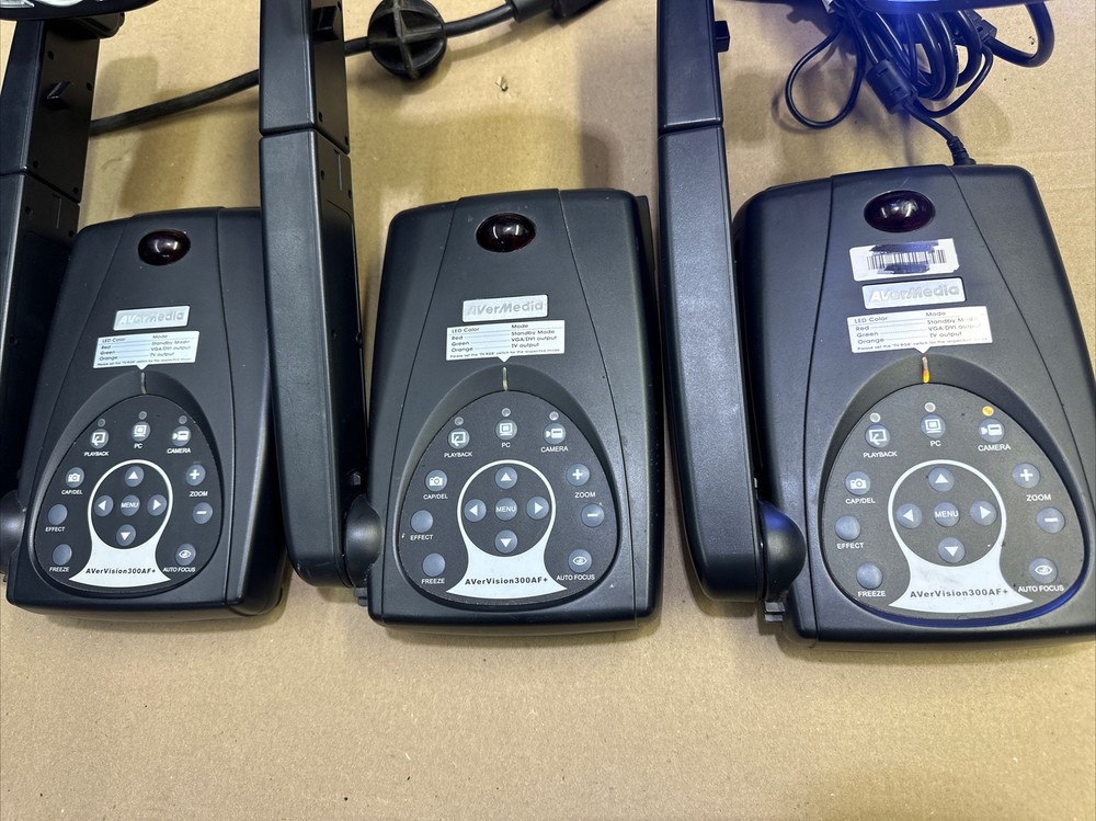 Bundle 3 AVerMedia AVerVision300AF+ Document Camera Projectors Projector