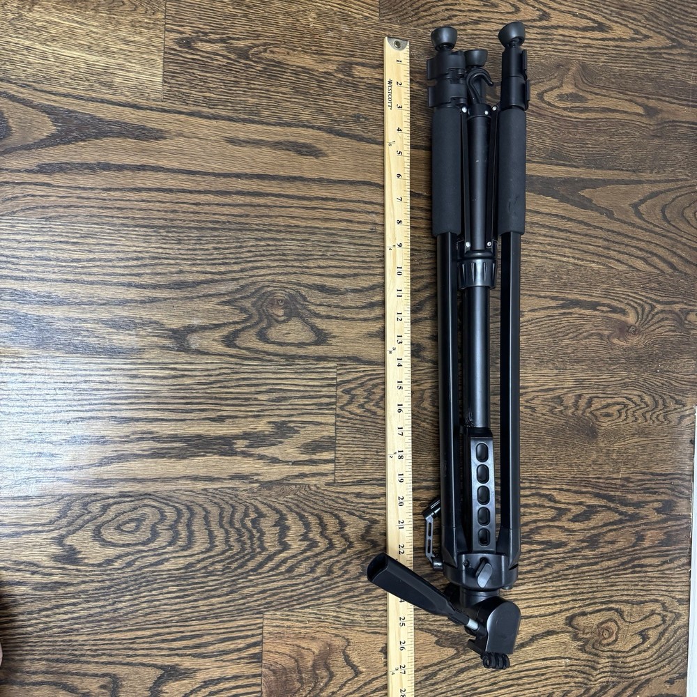 Xit XT72TRB 52" Professional Tripod w/ Quick Release