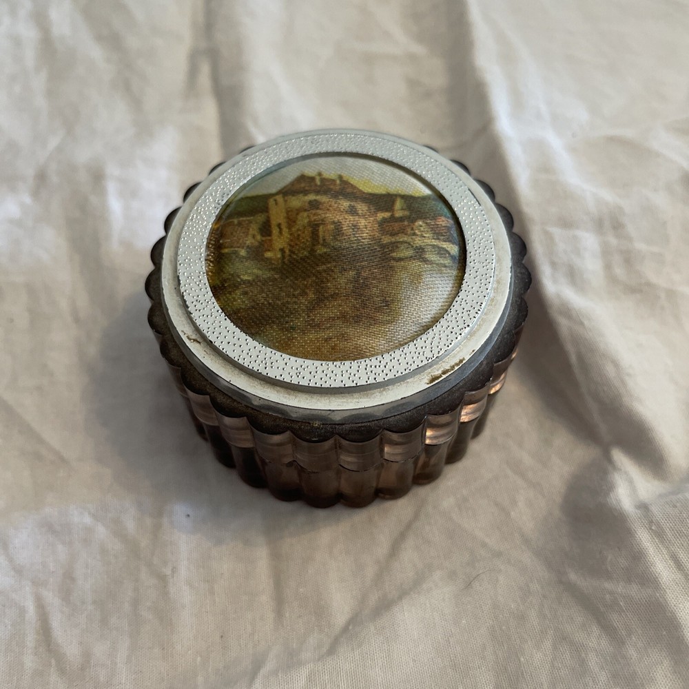 Vontage Plastic Container With Cushion Top