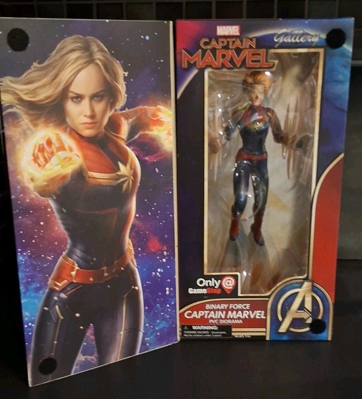 Marvel Comic Gallery Captain Marvel Binary Force Figure