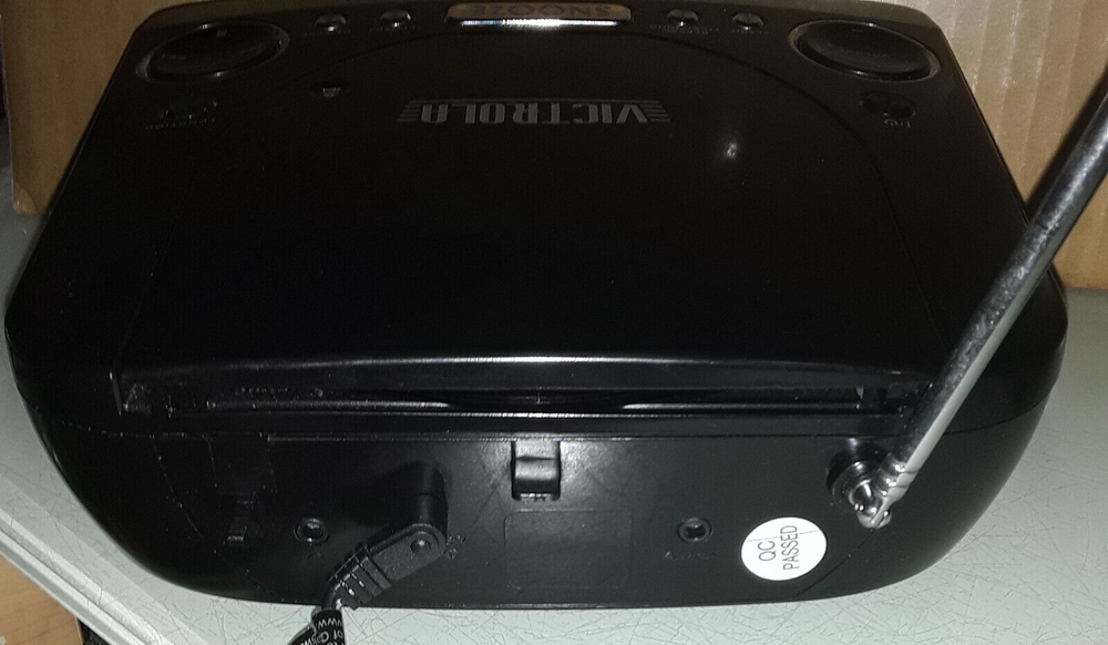 VICTROLA AM/FM CD PLAYER BLUETOOTH CLOCK RADIO # V50-250