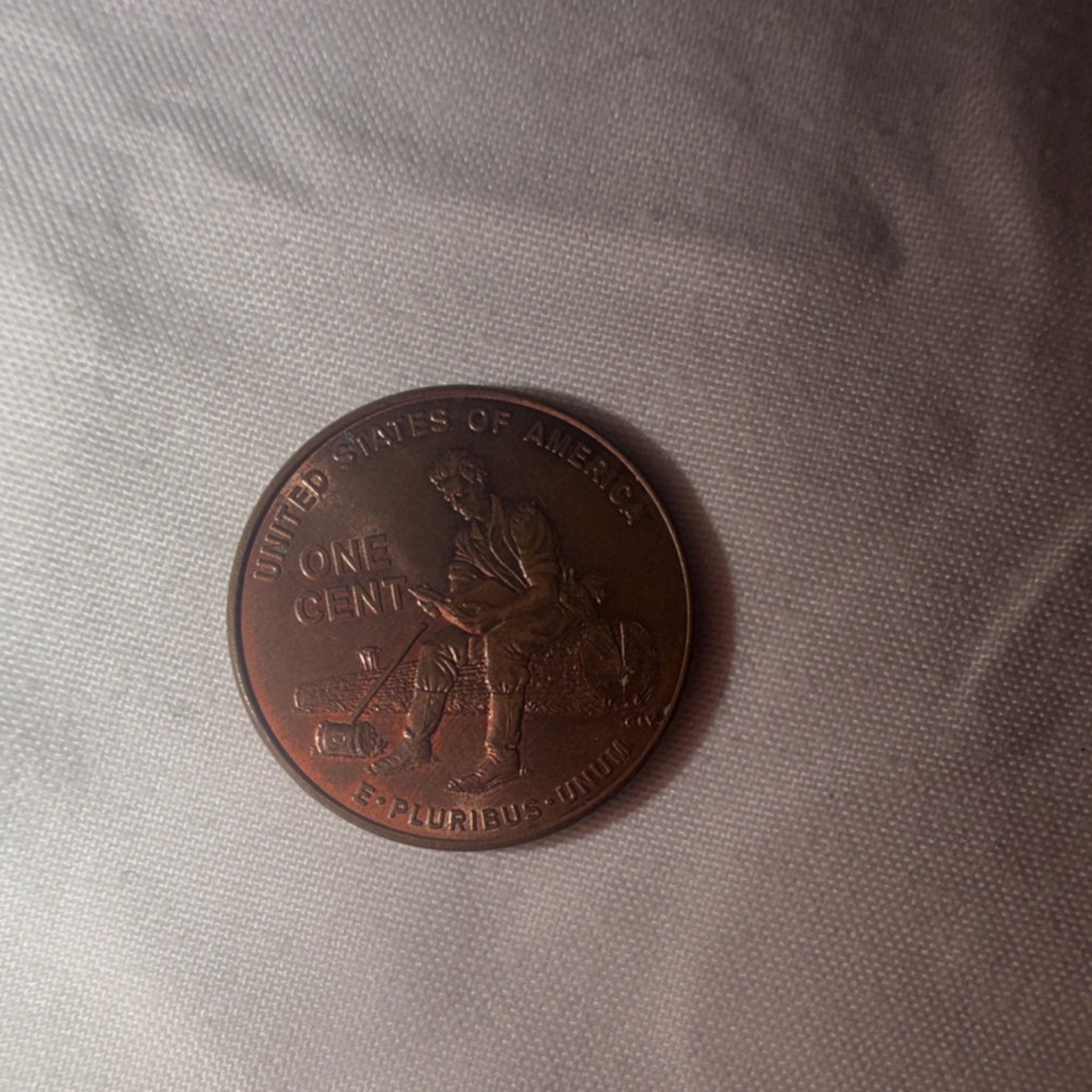 This item is a 2009 Lincoln Bicentennial Penny, specifically the Formative Years