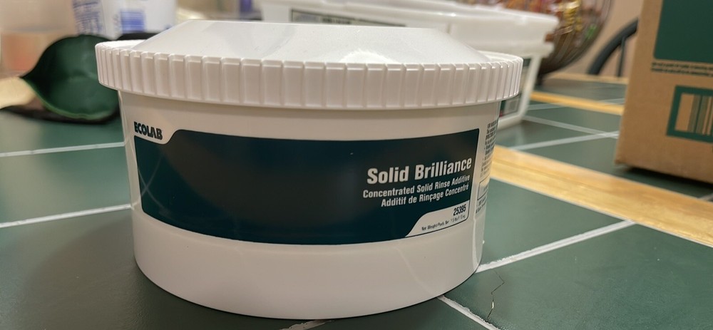 Ecolab Solid Brilliance Concentrated solid rinse additive 2-2.5Lb