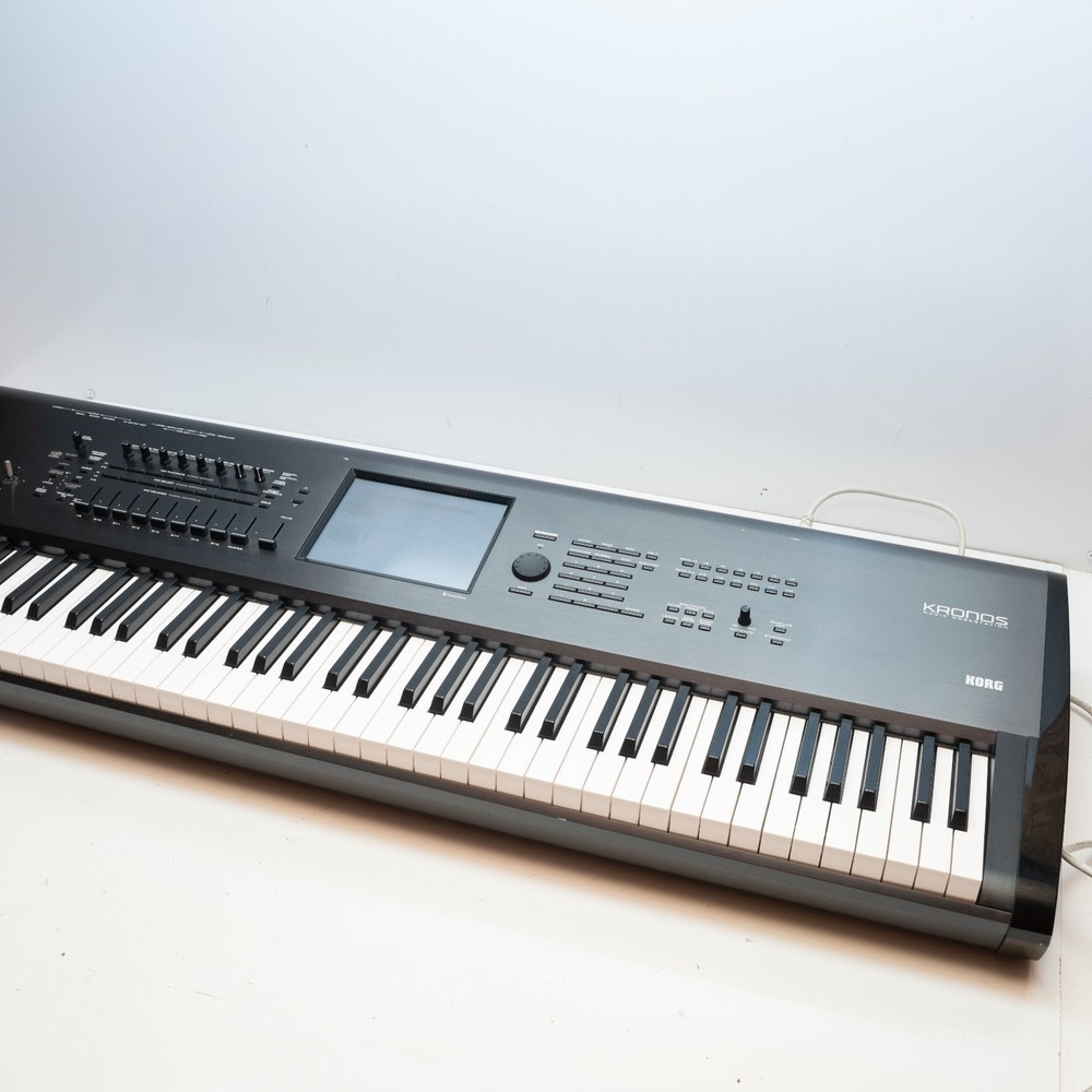 Korg Kronos 73 Synthesizer Workstation V3.1.4