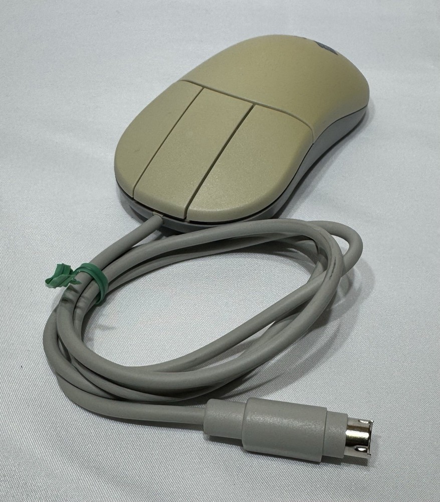 Sun Microsystems 370-3631 Type-6 Mouse, Mini-Din Connector, 3 Button - Tested