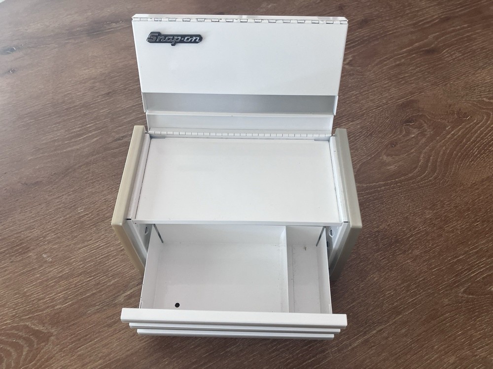 Snap On Tools Micro Tool Box White KMC923APT