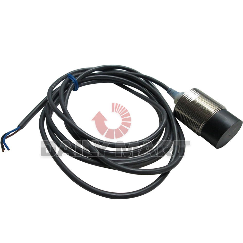 Brand New in Box Omron E2A-M30KN20-WP-B1 Proximity Sensor