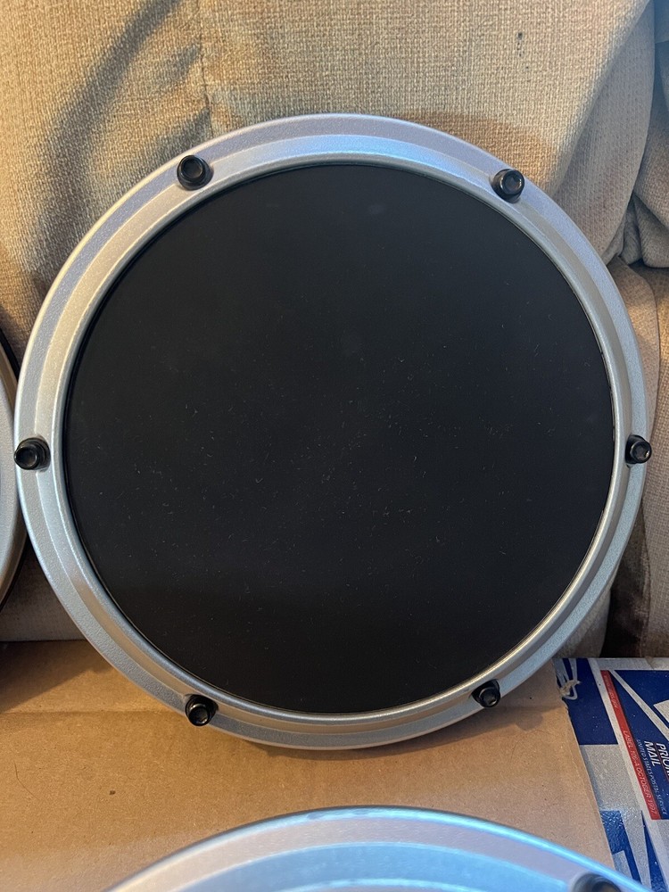 4 BEHRINGER DRUM PAD XD80USB