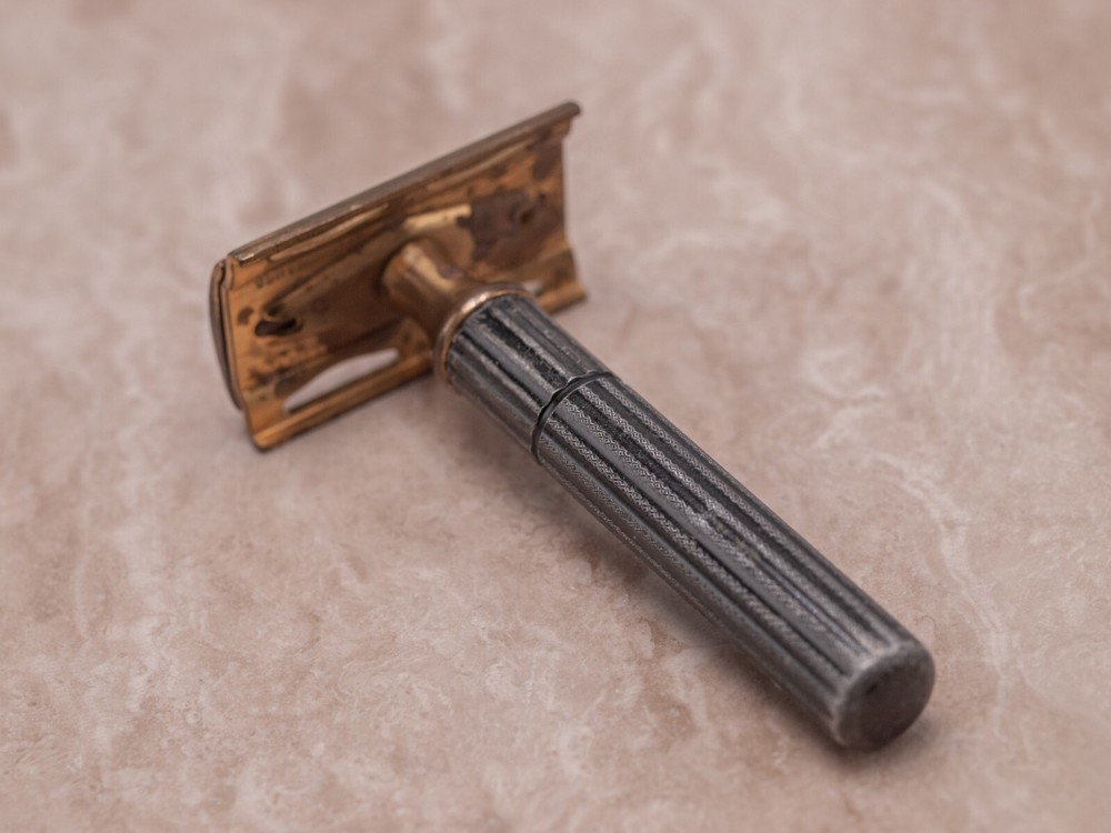 1940s - Gillette Tech DE Double Edge 3 Piece Razor - Fat Handle