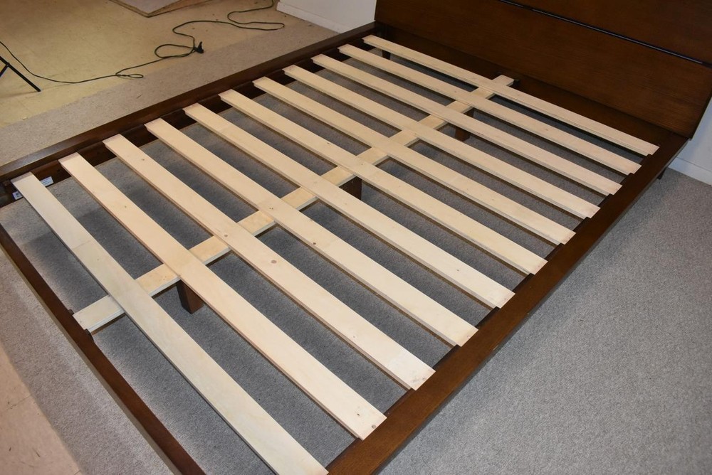Modern Queen Size Bed By Casana