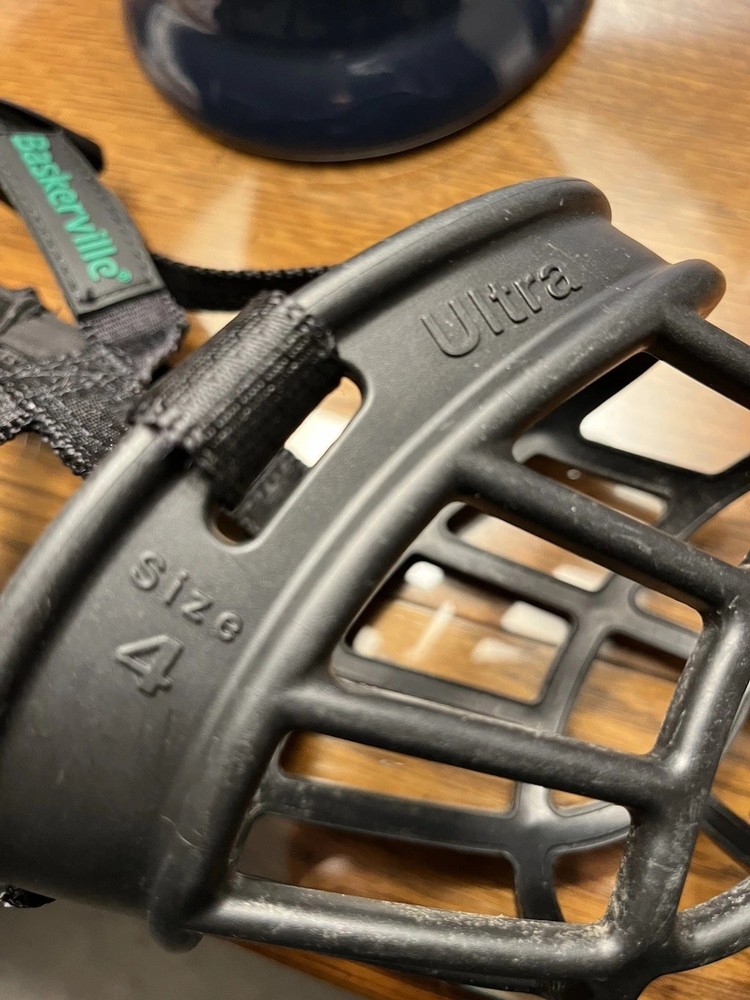 Baskerville Ultra Muzzle Dog Training Accessory, Size 4, Black