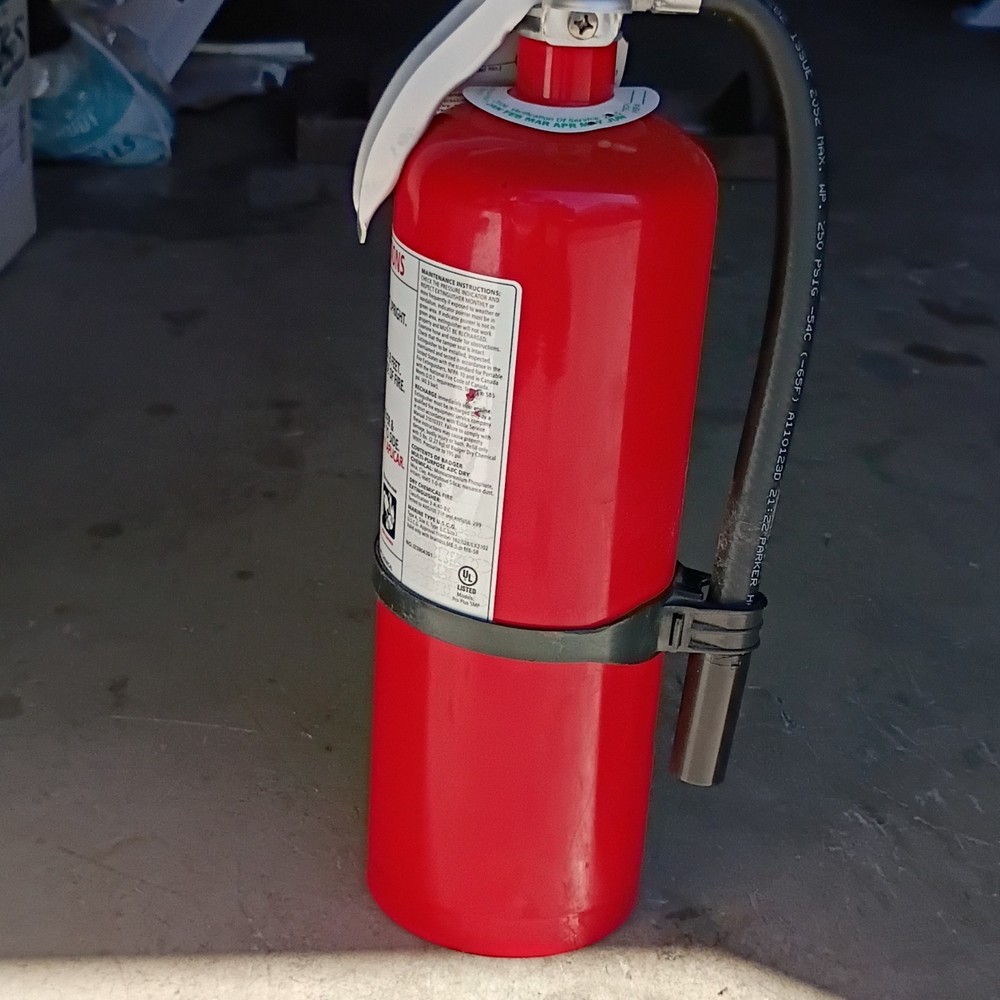 Kidde Pro Plus Multi-Purpose Dry Chemical Fire Extinguisher 2021