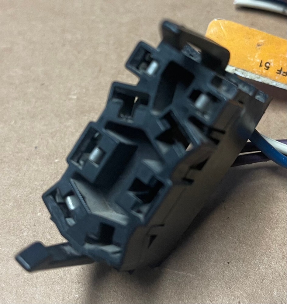 INTERNATIONAL Cruise Control Pigtail 51