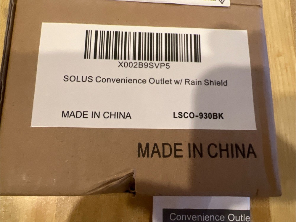 SOLUS Convenience Outlet/ Rain Cover