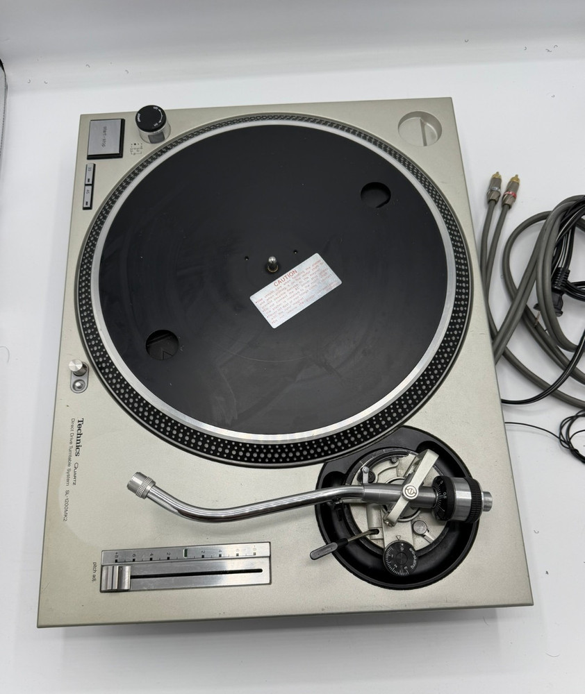 Technics 1200 MK2 Turntable with two headshell