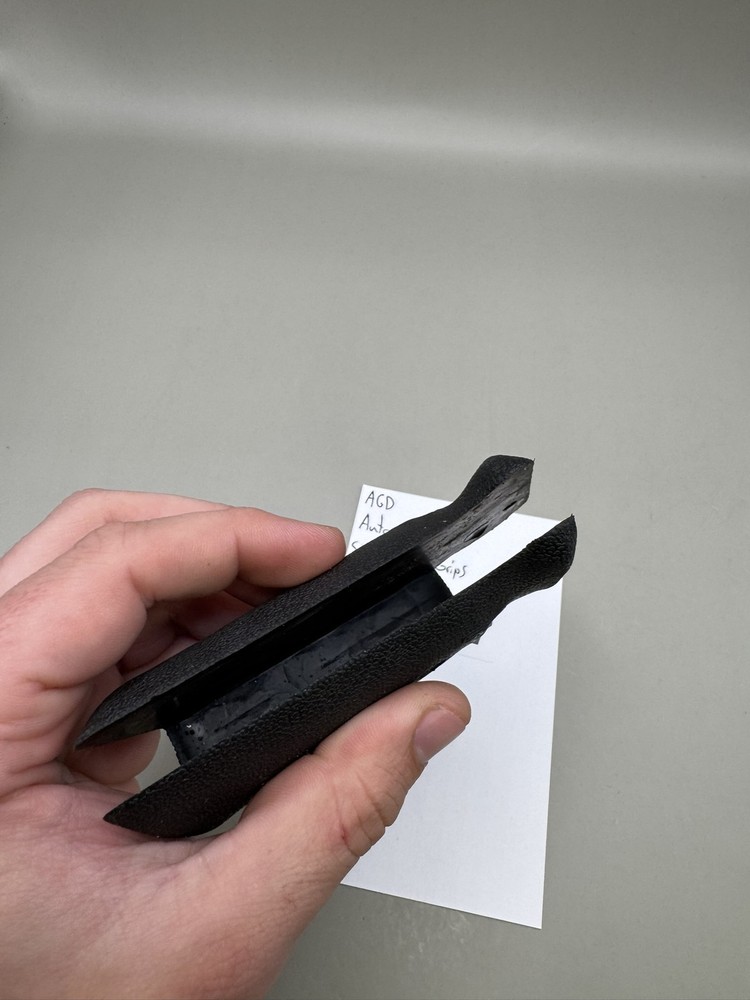 AGD Automag Single Hole Grips Black