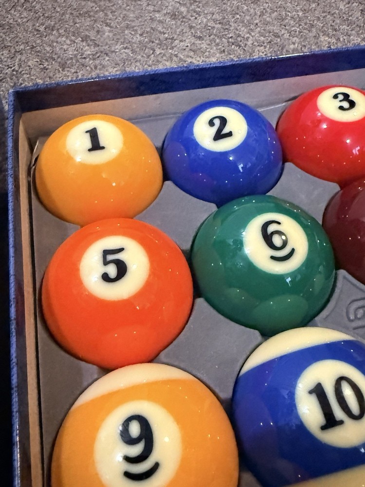 BELGIAN ARAMITH BALLS SUPER ARAMITH PRO BILLIARD SET
