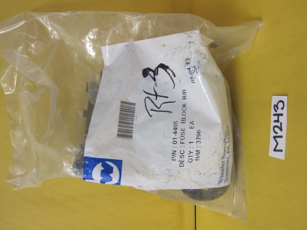 Wheeler Bros. Fuse Block R/B 01-4405