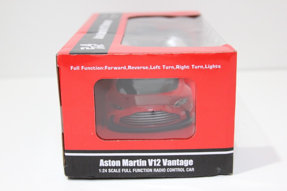 ASTON MARTIN V12 Vantage 1:24 Scale Full Function Radio Control Car; Licensed