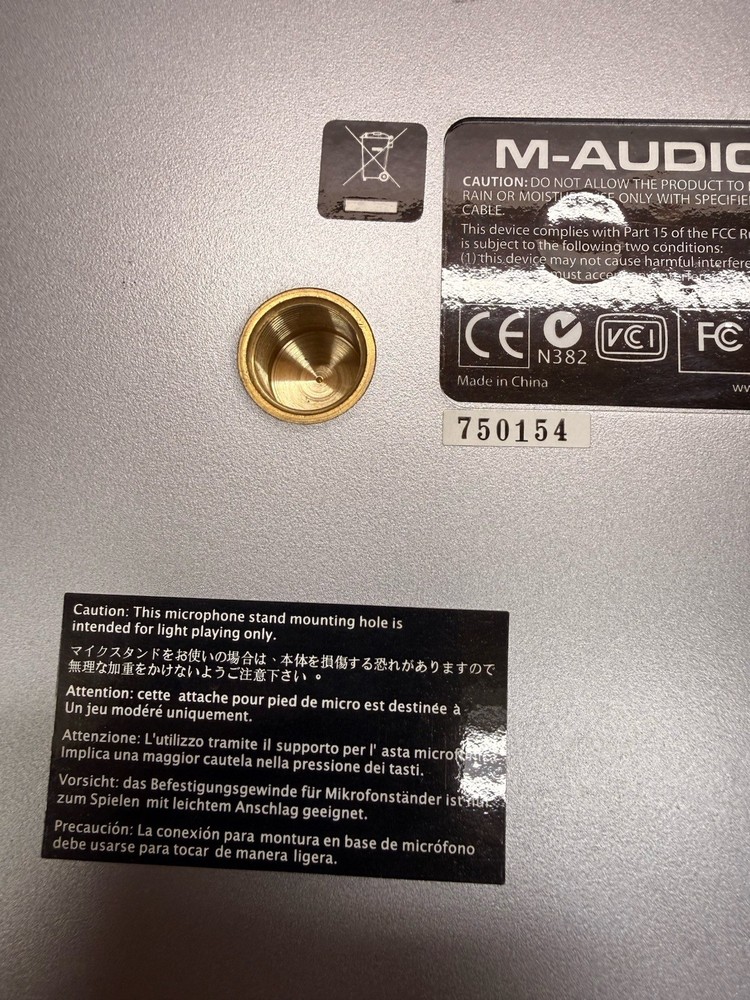 M-Audio Trigger Finger USB 16-pad MIDI Drum Control Surface No Power Cord