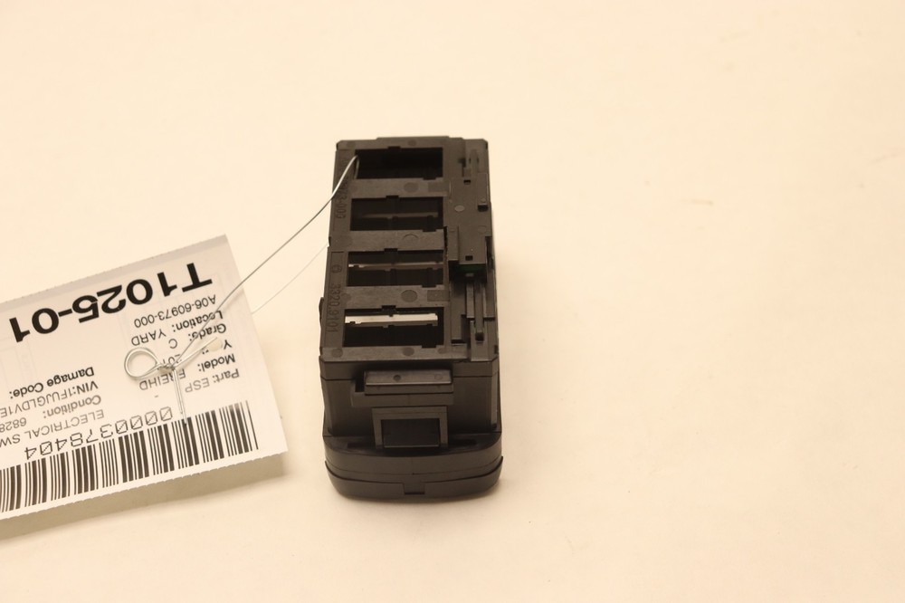 2008-2017 FREIGHTLINER CASCADIA 125 DASHBOARD EMPTY SWITCH BEZEL PANEL OEM