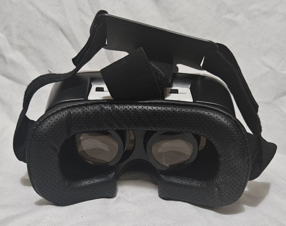 ONN White Virtual Reality VR Smartphone Headset for Apple or Android