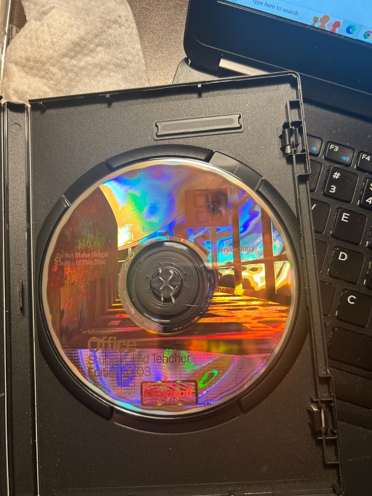 Microsoft Office 2003 Student and Teacher Edition Product Key & Disc