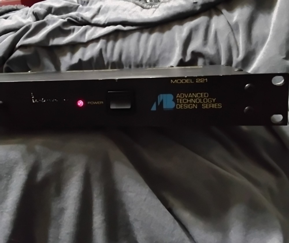 Advanced Technology Design Series Model 221 Power Amplifier